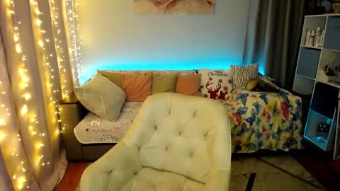 Snapshot of _blonde_barbie_ chatting on 22, 1, 2025 Elizabeth online show from 22, 1, 2025