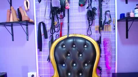 Snapshot of _candy_bdsm_ chatting on 10, 10, 2025 Bella online show from 10, 10, 2025