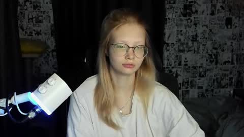 Snapshot of _caramel_milk_ chatting on 22, 9, 2025 Merlizz online show from 22, 9, 2025