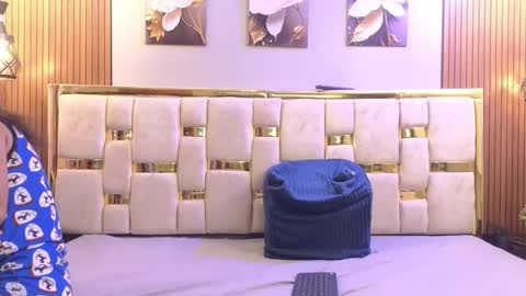 Caroline online show from 8, 4, 2026