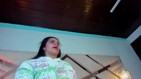 Snapshot of _carolinee_sweet chatting on 19, 12, 2024 Caroline Sweet online show from 19, 12, 2024