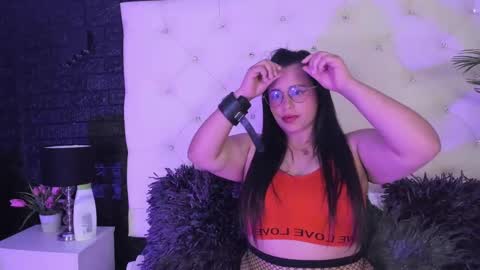 Snapshot of _carolinee_sweet chatting on 8, 1, 2025 Caroline Sweet online show from 8, 1, 2025