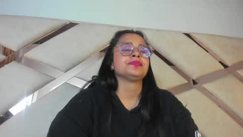 Snapshot of _carolinee_sweet chatting on 23, 1, 2025 Caroline Sweet online show from 23, 1, 2025