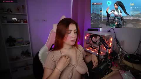 Snapshot of _celeste_xx chatting on 7, 11, 2025 _celeste_xx online show from 7, 11, 2025