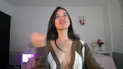 Snapshot of _charlotte_evans_2 chatting on 5, 1, 2025 Charlote online show from 5, 1, 2025