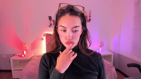 Snapshot of _charlotte_evans_2 chatting on 8, 10, 2025 Charlote online show from 8, 10, 2025