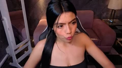 _charlottee_b online show from 6, 4, 2026