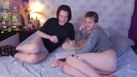 Snapshot of _cheesecake_s chatting on 23, 10, 2025 _cheesecake_s online show from 23, 10, 2025