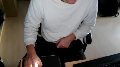 Snapshot of _chris_87 chatting on 13, 11, 2025 chris 87 online show from 13, 11, 2025