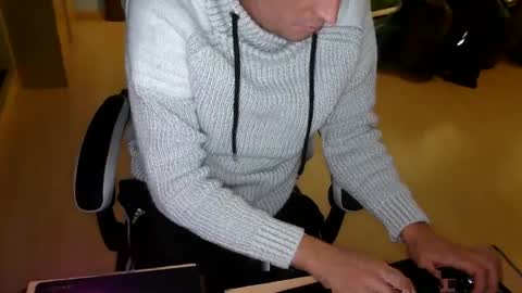 Snapshot of _chris_87 chatting on 15, 12, 2025 chris 87 online show from 15, 12, 2025