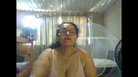 Snapshot of _cristal09 chatting on 24, 9, 2025 _cristal09 online show from 24, 9, 2025