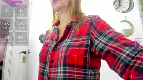 Snapshot of _cristal_ayala chatting on 8, 12, 2024 cristal ayala online show from 8, 12, 2024