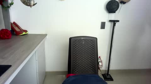 Snapshot of _cristal_ayala chatting on 19, 1, 2025 cristal ayala online show from 19, 1, 2025