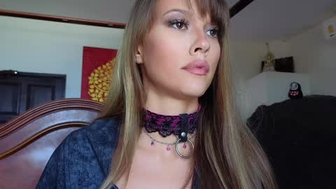Snapshot of _demi_dee_ chatting on 4, 3, 2025 DemiDee online show from 4, 3, 2025