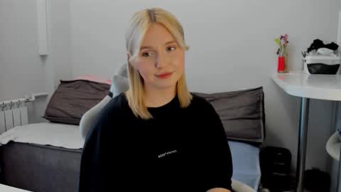 Snapshot of _dewpoint_ chatting on 13, 9, 2025 Ri   online show from 13, 9, 2025