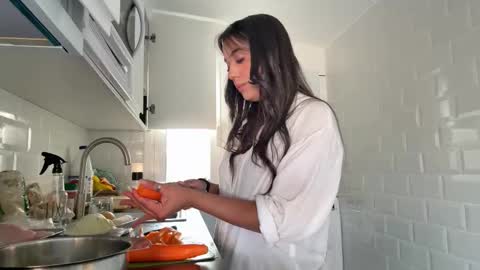  elena barra online show from 1, 10, 2025