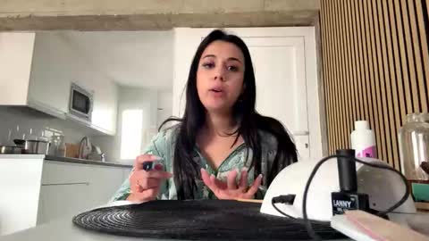  elena barra online show from 2, 4, 2026