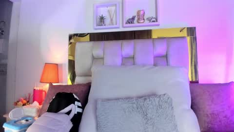 Isabella online show from 25, 10, 2025