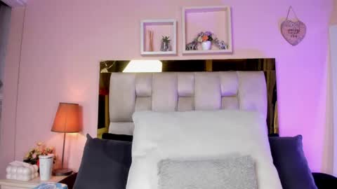 Isabella online show from 17, 4, 2026