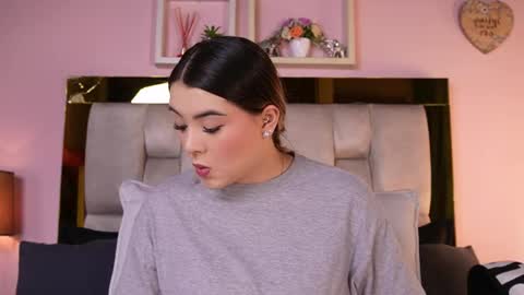 Snapshot of _emily_r chatting on 14, 5, 2026 Isabella online show from 14, 5, 2026