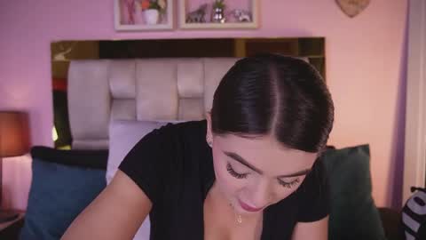 Snapshot of _emily_r chatting on 27, 5, 2026 Isabella online show from 27, 5, 2026