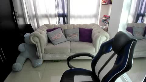 Emma online show from 4, 12, 2024