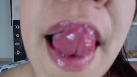 Snapshot of _emyligrey chatting on 2, 3, 2025 Emily Valencia online show from 2, 3, 2025