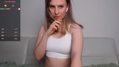 Snapshot of _esmeraldiyaa_ chatting on 23, 1, 2025 _esmeraldiyaa_ online show from 23, 1, 2025