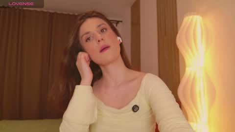 _esmeraldiyaa_ online show from 15, 4, 2026