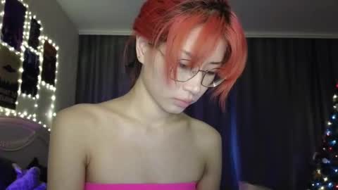 Snapshot of _eve____ chatting on 5, 1, 2025 EveEva online show from 5, 1, 2025