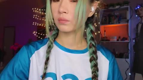 EveEva online show from 9, 11, 2025