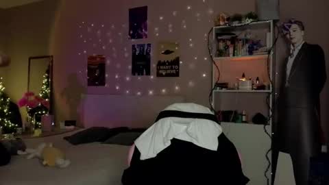 EveEva online show from 23, 12, 2025