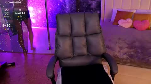  F R A U  online show from 13, 10, 2025