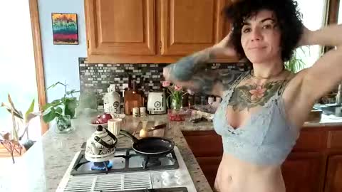 Frankie Rivers allmylinks  online show from 17, 2, 2025