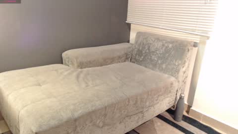 Laura  Juan online show from 2, 2, 2025