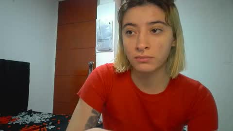 Mia-foster online show from 20, 4, 2026