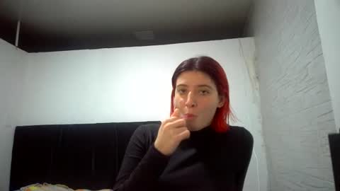 Snapshot of _genesid_dixton chatting on 4, 7, 2026 Mia-foster online show from 4, 7, 2026