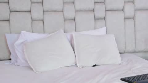 Ginger Cherry online show from 1, 2, 2025