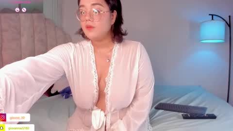 Snapshot of _giovaa_ chatting on 3, 3, 2025 G I O V A online show from 3, 3, 2025