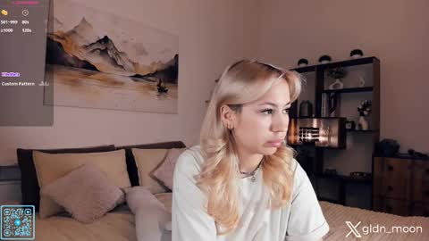 Snapshot of _golden_moon_ chatting on 29, 10, 2025 Rina online show from 29, 10, 2025