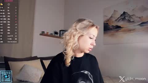 Snapshot of _golden_moon_ chatting on 7, 11, 2025 Rina online show from 7, 11, 2025