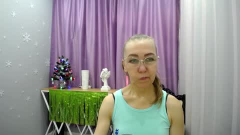 Snapshot of _greybunny_ chatting on 25, 12, 2024 _greybunny_ online show from 25, 12, 2024