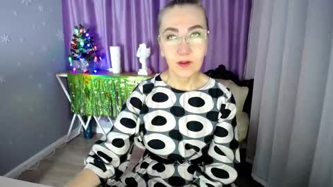 Snapshot of _greybunny_ chatting on 2, 1, 2025 _greybunny_ online show from 2, 1, 2025
