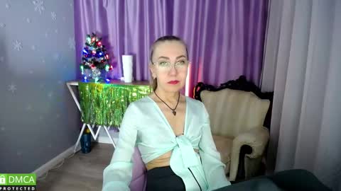 Snapshot of _greybunny_ chatting on 12, 1, 2025 _greybunny_ online show from 12, 1, 2025