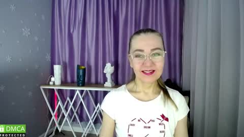 Snapshot of _greybunny_ chatting on 7, 2, 2025 _greybunny_ online show from 7, 2, 2025
