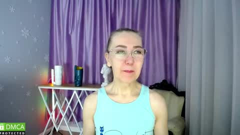 Snapshot of _greybunny_ chatting on 18, 2, 2025 _greybunny_ online show from 18, 2, 2025
