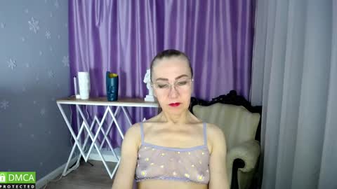 Snapshot of _greybunny_ chatting on 19, 2, 2025 _greybunny_ online show from 19, 2, 2025