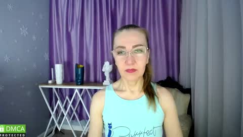 Snapshot of _greybunny_ chatting on 26, 2, 2025 _greybunny_ online show from 26, 2, 2025