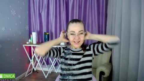 Snapshot of _greybunny_ chatting on 7, 3, 2025 _greybunny_ online show from 7, 3, 2025