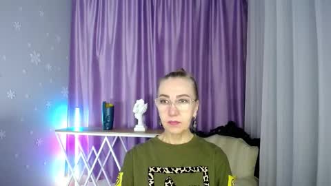 Snapshot of _greybunny_ chatting on 9, 9, 2025 _greybunny_ online show from 9, 9, 2025